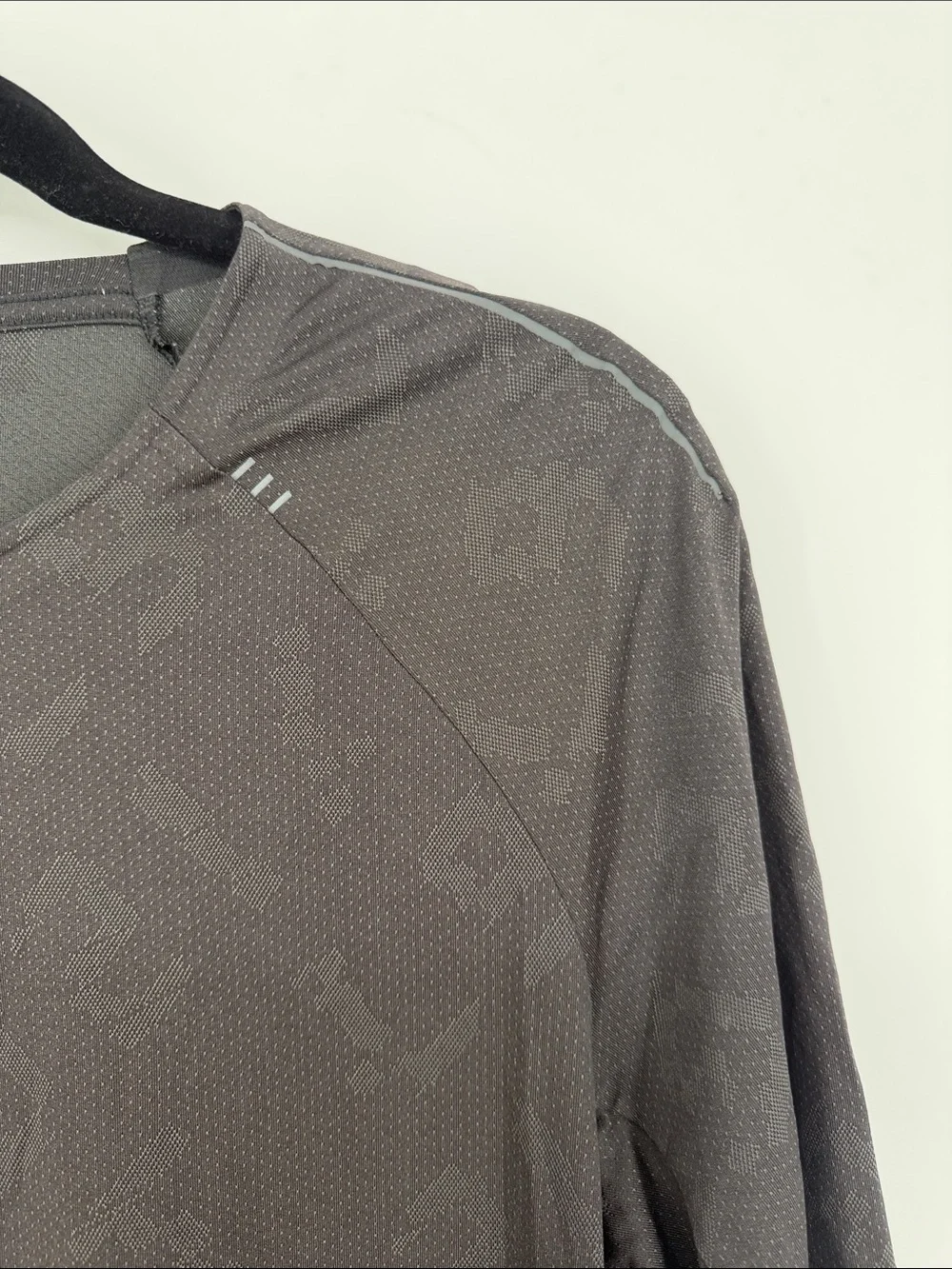 Lululemon Textured Training Shirt Large Glitch Camo Black Obsidian